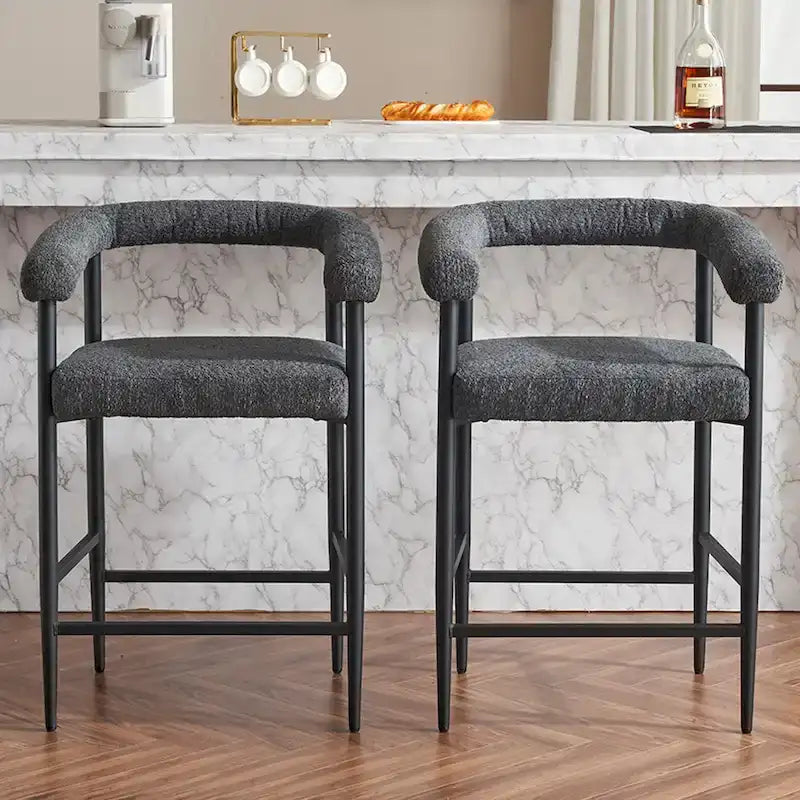 Set di 2 Moderni Sgabelli da Bar in Bouclé, Altezza Bancone con Struttura in Metallo e Braccioli per Isola Cucina, Sala da Pranzo