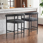 Set di 2 Moderni Sgabelli da Bar in Bouclé, Altezza Bancone con Struttura in Metallo e Braccioli per Isola Cucina, Sala da Pranzo