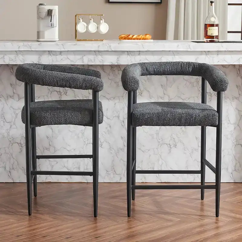 Set di 2 Moderni Sgabelli da Bar in Bouclé, Altezza Bancone con Struttura in Metallo e Braccioli per Isola Cucina, Sala da Pranzo