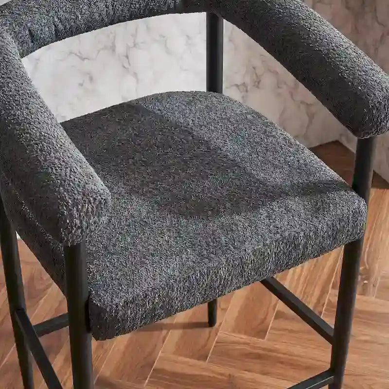 Set di 2 Moderni Sgabelli da Bar in Bouclé, Altezza Bancone con Struttura in Metallo e Braccioli per Isola Cucina, Sala da Pranzo