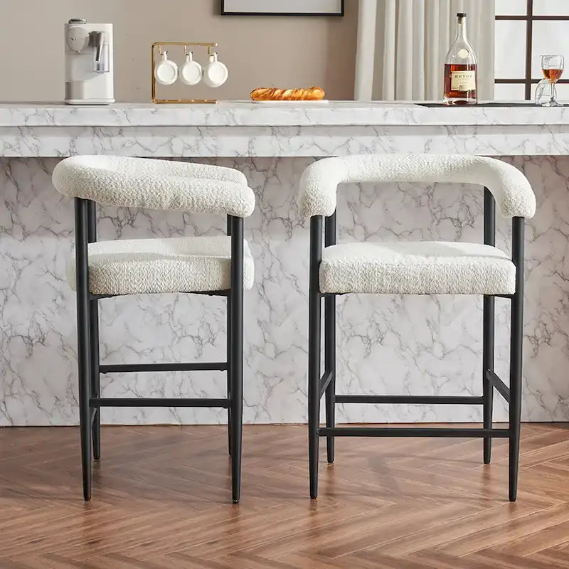 Set di 2 Moderni Sgabelli da Bar in Bouclé, Altezza Bancone con Struttura in Metallo e Braccioli per Isola Cucina, Sala da Pranzo