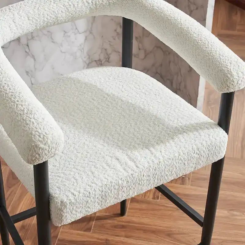 Set di 2 Moderni Sgabelli da Bar in Bouclé, Altezza Bancone con Struttura in Metallo e Braccioli per Isola Cucina, Sala da Pranzo