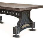 Tavolo Sterling in ghisa con piano in teak riciclato