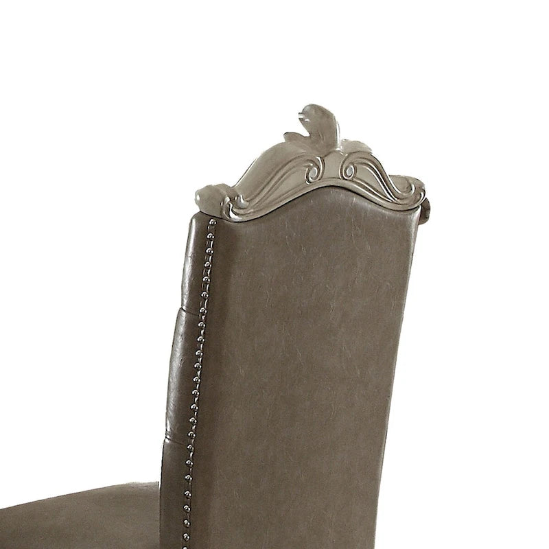 Sedia da bancone in legno rivestita in similpelle con borchie, grigio e bianco, set da due
